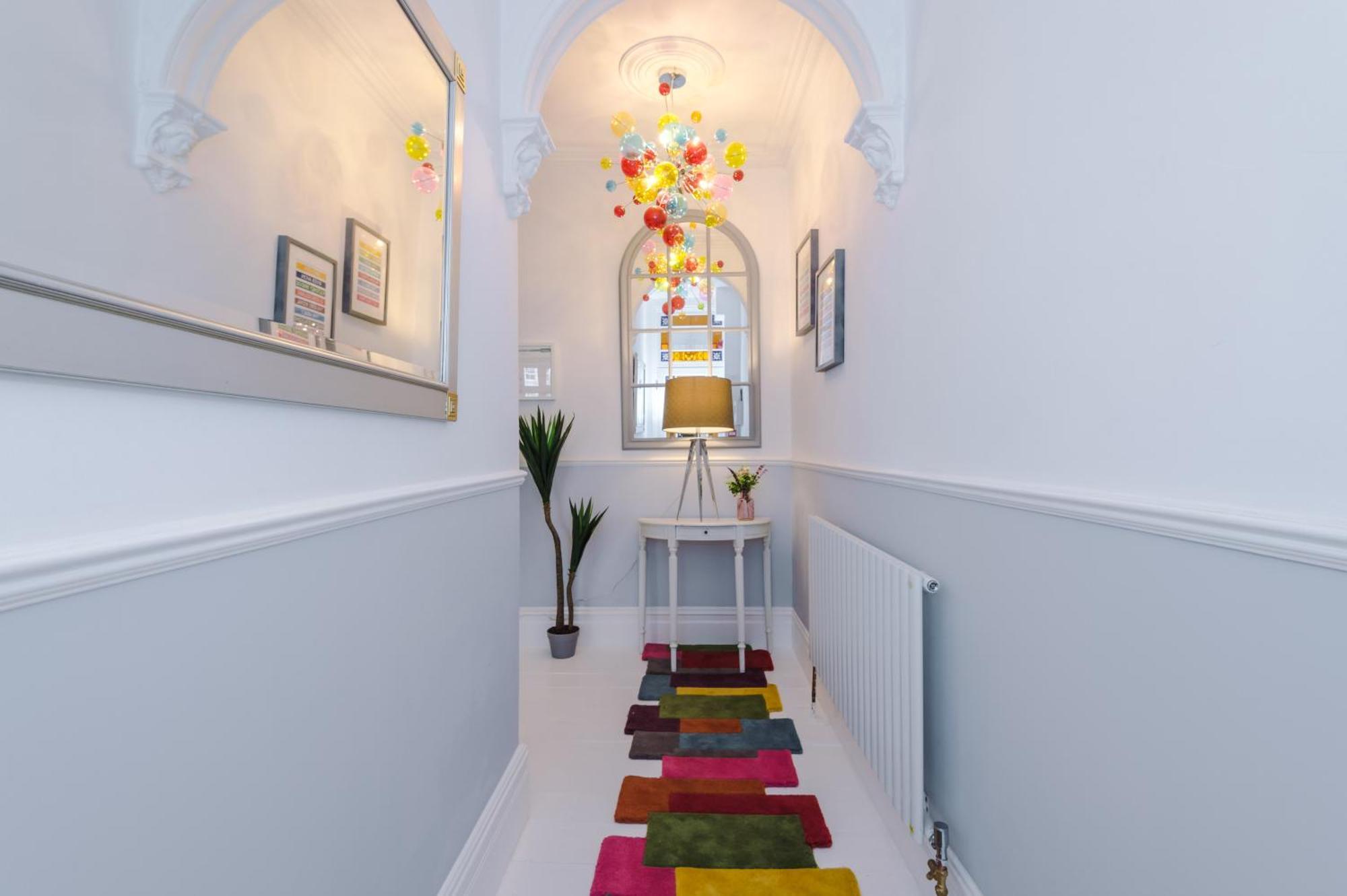 Incredible - Five Bedroom - 7 Actual Beds - 6 Bathroom House By Purestay - Central Bath With Parking ภายนอก รูปภาพ
