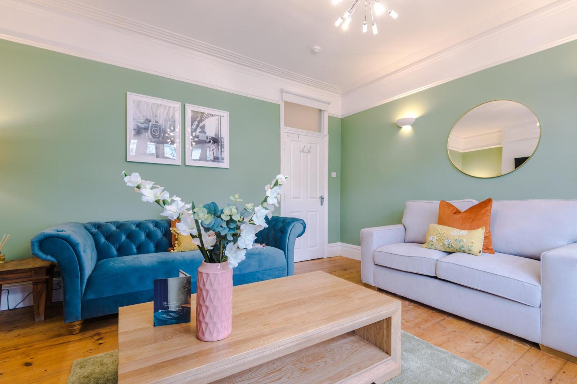 Incredible - Five Bedroom - 7 Actual Beds - 6 Bathroom House By Purestay - Central Bath With Parking ภายนอก รูปภาพ